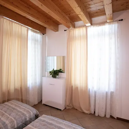 Salix Λατζίζε