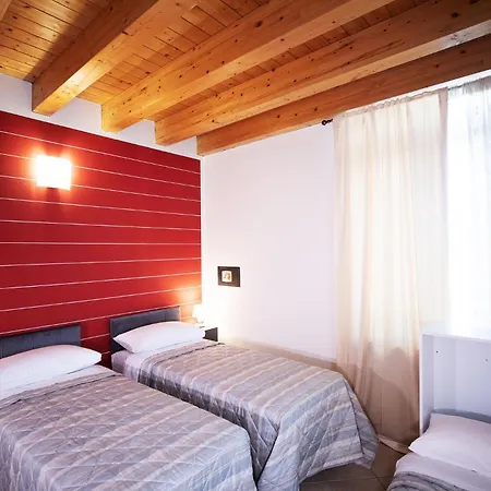 Salix Λατζίζε